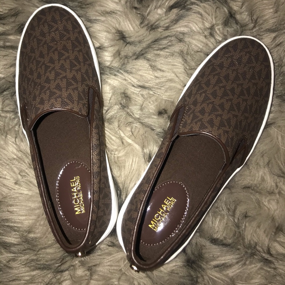 Micheal Kors Shoes - Picture 4 of 5